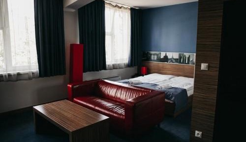 Deluxe King Suite