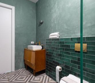 Studio Apartment with King Bed