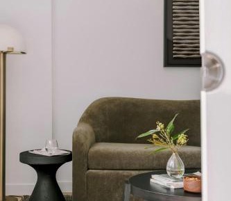 One-Bedroom Apartment with Queen and Sofa Bed