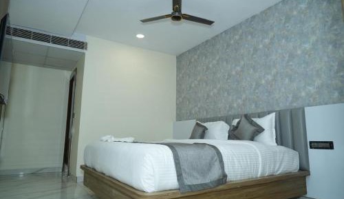 Large Double Room