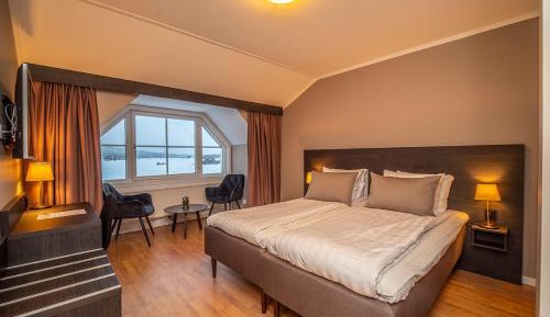 Twin Room with View