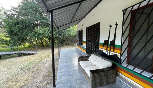 Deluxe Double Room (2 Adults + 1 Child)