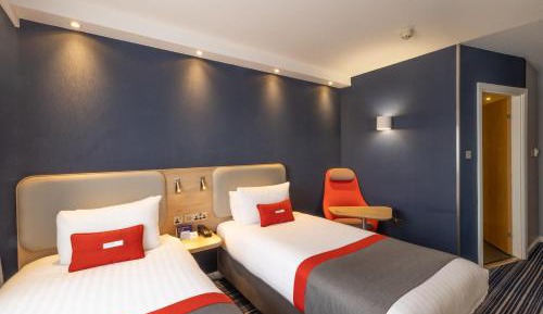 Standard Twin Room with Free Hot Breakfast