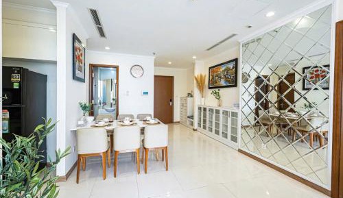 Three-Bedroom Apartment with Balcony