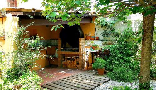 One-Bedroom Apartment with Garden