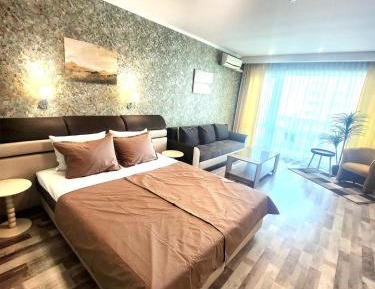 King Studio with Sofa Bed