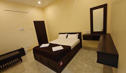 Standard Queen Room
