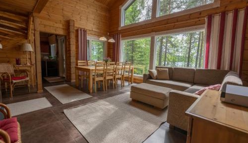Three-Bedroom House Puolukka