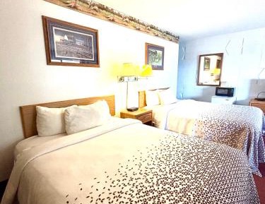 Deluxe Queen Room