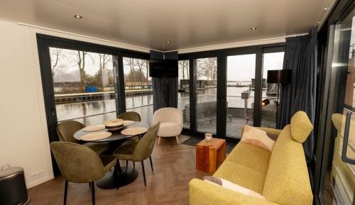 Two-Bedroom House Boat