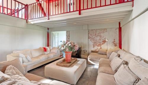 Eight-Bedroom Holiday Home