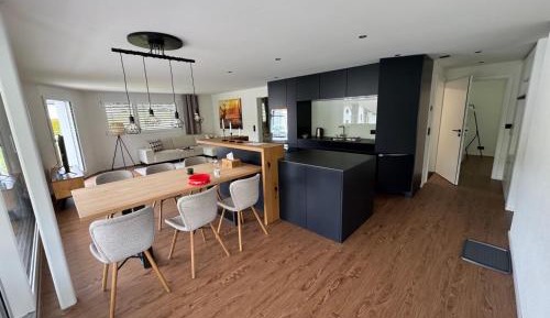 Three-Bedroom Deluxe Apartment