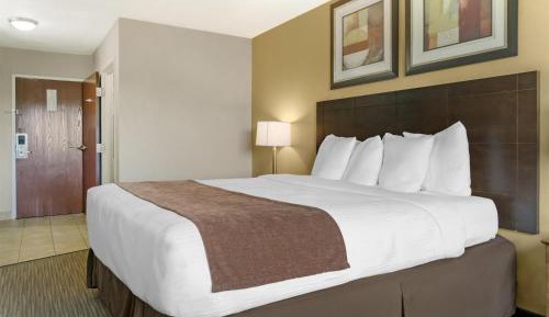 King Room with River View - Non-smoking