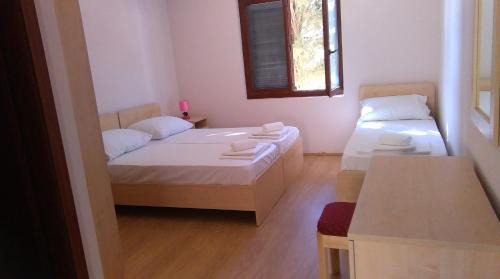 One-Bedroom Apartment with Private Bathroom 