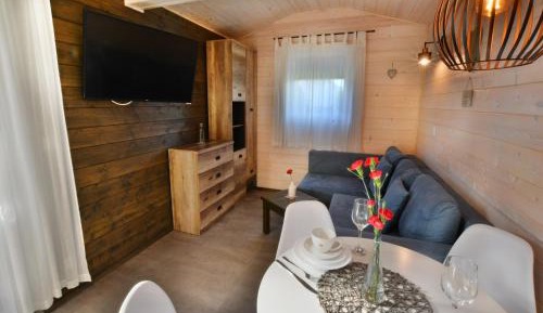 One-Bedroom Holiday Home