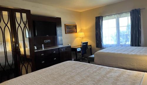Deluxe Queen Room with Two Queen Beds - Non-Smoking