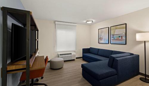 King Suite with Tub - Disability Access/Non Smoking
