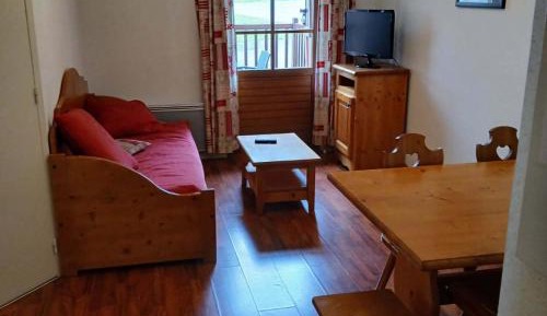 Apartment (6 Adults)