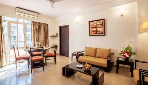 Deluxe One-Bedroom Apartment
