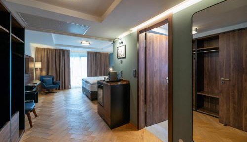 Deluxe Double or Twin Room with Balcony