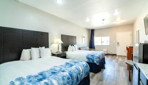 2 Queen Beds, Kitchenette with Sofa Sleeper, Non-Smoking