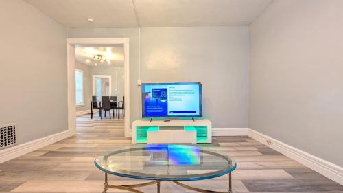 Three-Bedroom Deluxe Apartment
