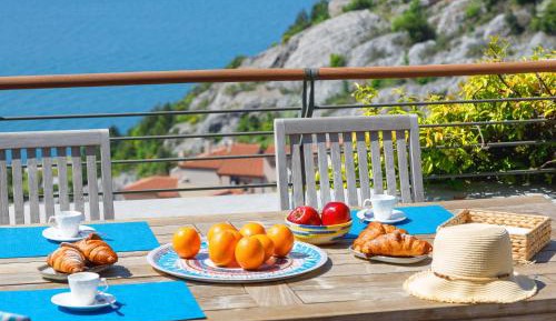 Two-Bedroom Apartment with Sea View