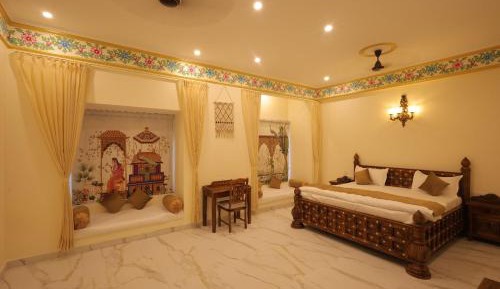 Superior King Suite