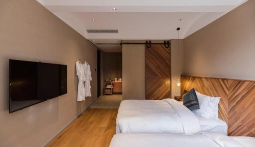 Superior Double or Twin Room with Mountain View
