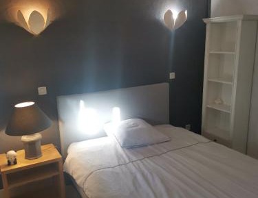 Deluxe Double Room (1 adult + 1 child)