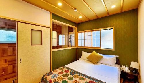 Three-Bedroom Deluxe Apartment