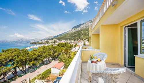 Superior Twin Room with Balcony and Sea View