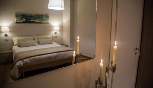 One-Bedroom Apartment with Balcony