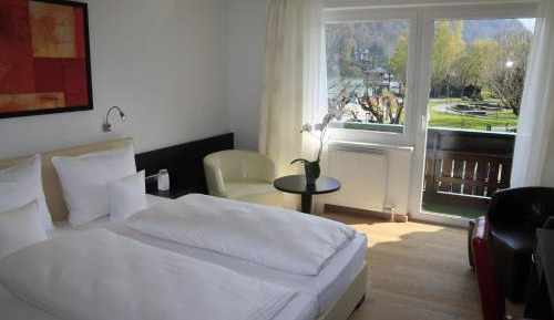Deluxe Double Room with Balcony and Lake View