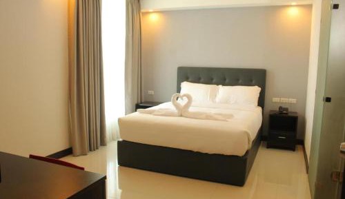 Deluxe Queen Room