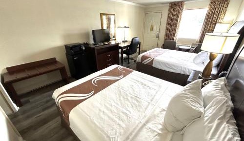 Queen Room with Two Queen Beds - Smoking