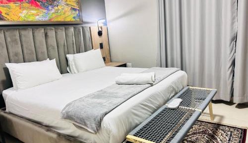 Apartment With Shared Bathroom