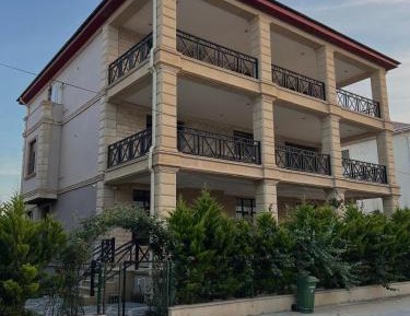 Three-Bedroom Premium Apartment with Resort View