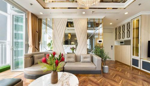 Three-Bedroom Apartment with Balcony