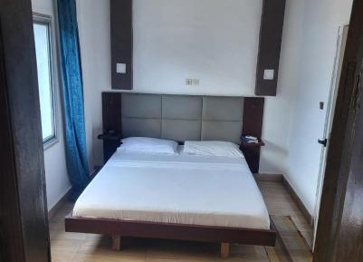 Deluxe Room (2 Adults + 1 Child)