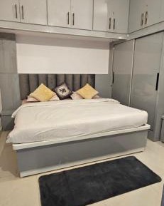 Superior One-Bedroom Apartment