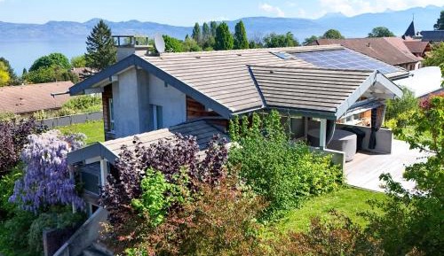 Holiday Home (8 Adults)