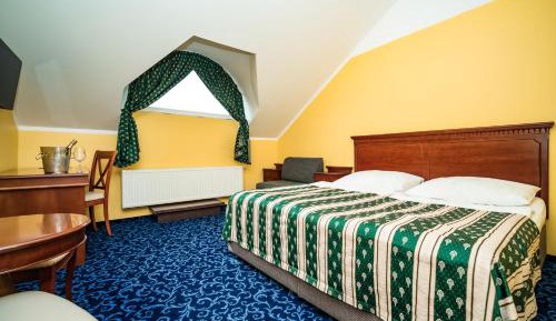 Double or Twin Room with Extra Bed