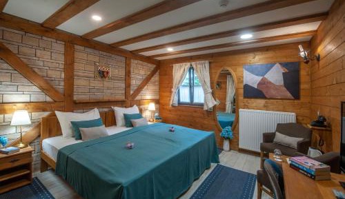 Standard King Room