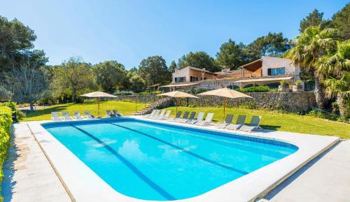 Villa with Garden View