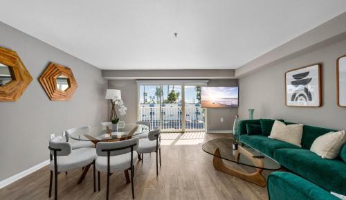 Two-Bedroom Apartment with Balcony and Sea View