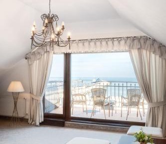 One-Bedroom Apartment with Balcony and Sea View