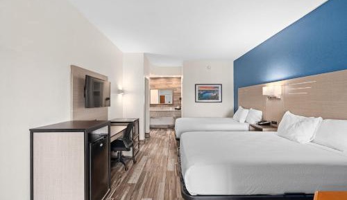 Studio Suite with Two Double Beds - Non-Smoking