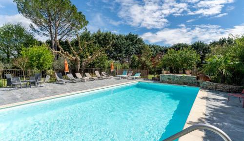 Villa with Garden View