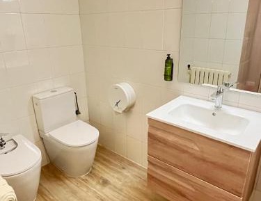 Single Room with Shared Bathroom
